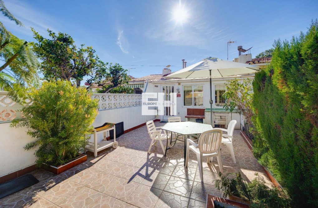 Wiederverkauf - villa - Torrevieja - Calas Blanca