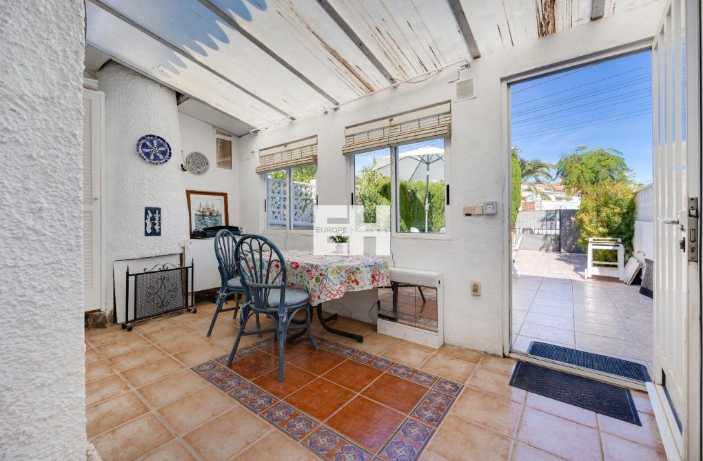 Wiederverkauf - villa - Torrevieja - Calas Blanca