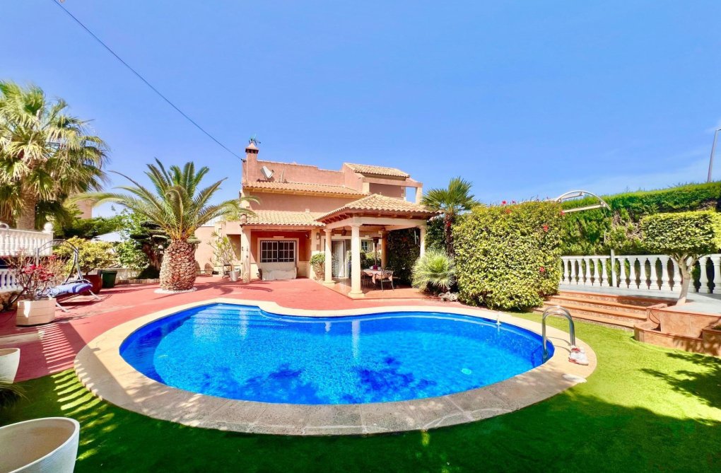 Wiederverkauf - villa - Torrevieja - Los Balcones - Los Altos Del Edén