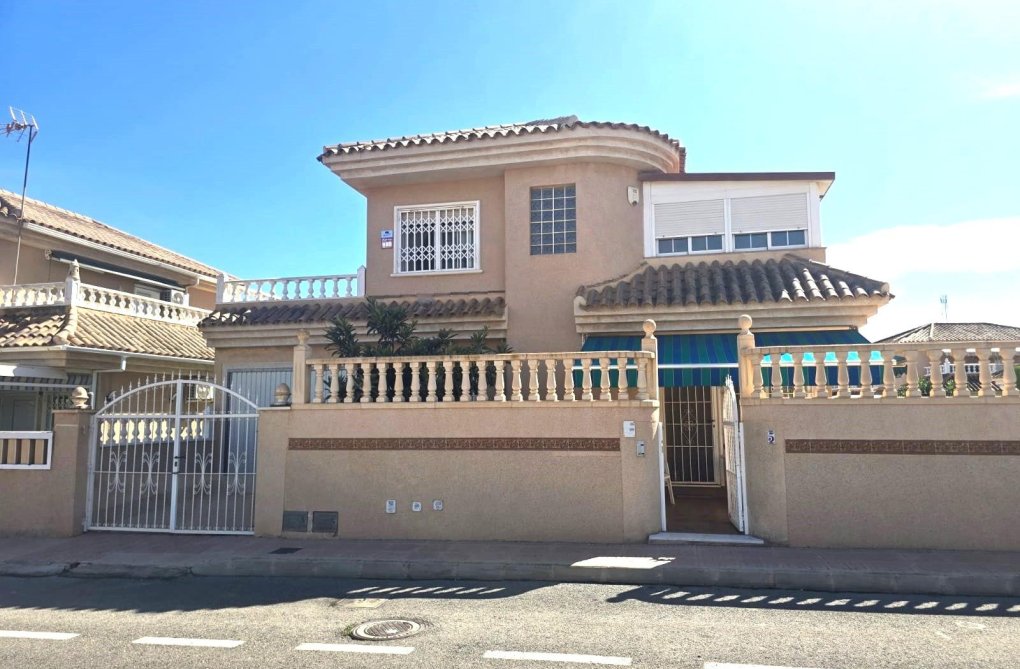 Wiederverkauf - villa - Torrevieja - Los Balcones - Los Altos Del Edén