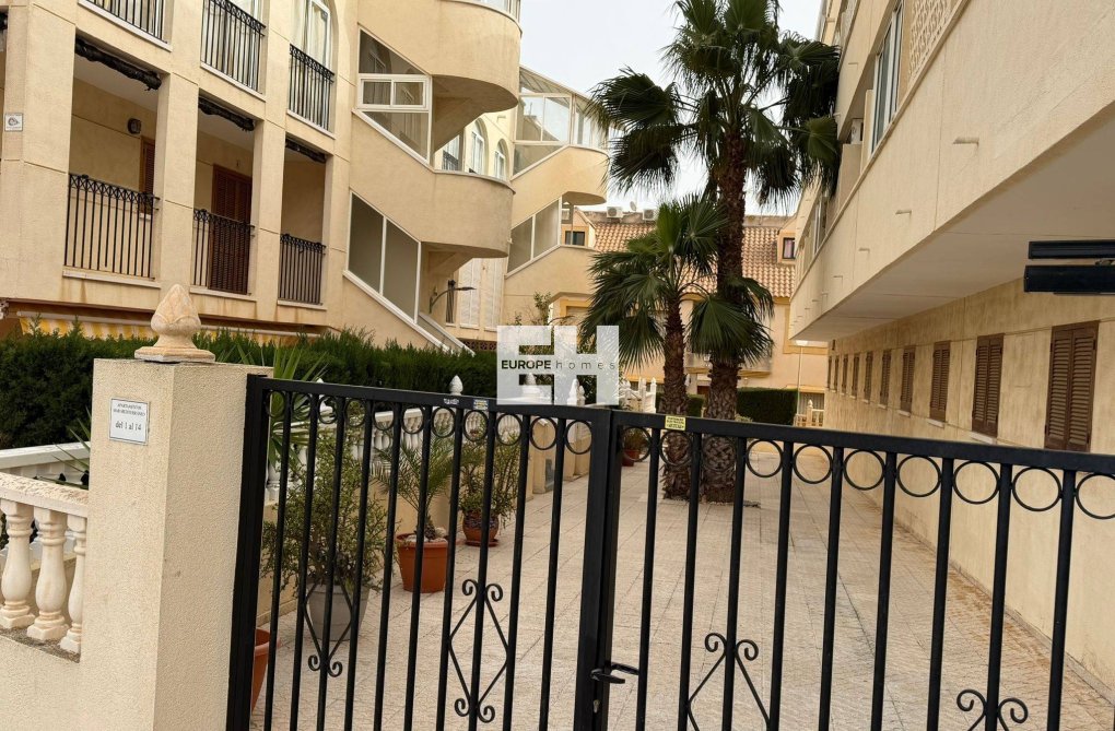 Wiederverkauf - Wohnung - Orihuela Costa - La Regia
