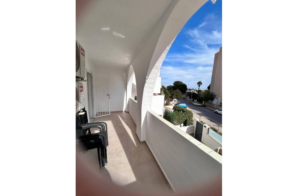 Wiederverkauf - Wohnung - Orihuela Costa - La Zenia