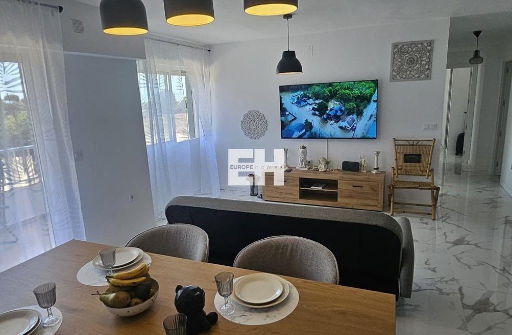 Wiederverkauf - Wohnung - Orihuela Costa - Punta Prima