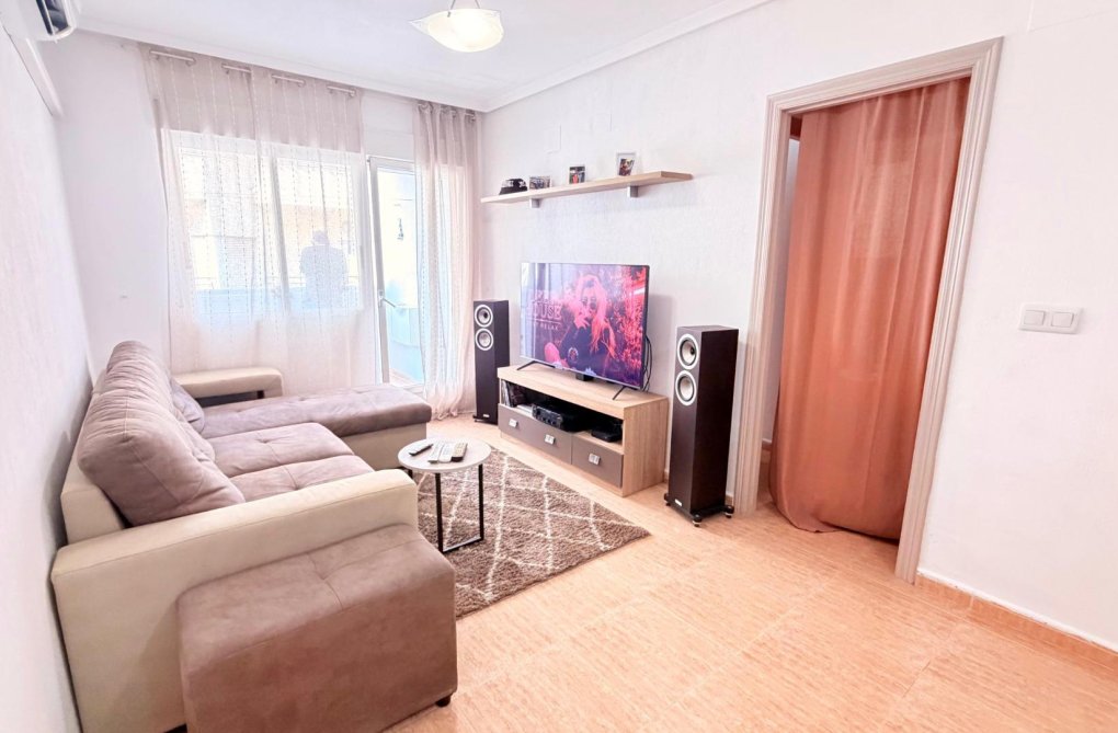 Wiederverkauf - Wohnung - Torrevieja - Centro - Muelle Pesquero