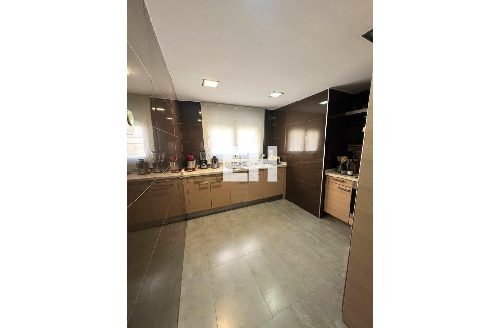 Wiederverkauf - Wohnung - Torrevieja - Centro