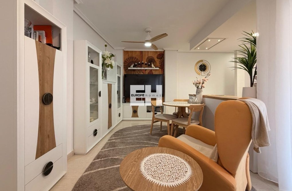 Wiederverkauf - Wohnung - Torrevieja - Centro