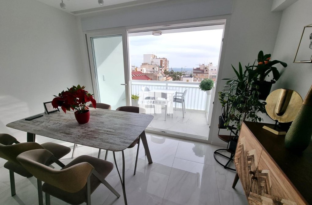 Wiederverkauf - Wohnung - Torrevieja - Centro