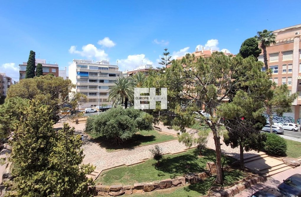 Wiederverkauf - Wohnung - Torrevieja - Centro