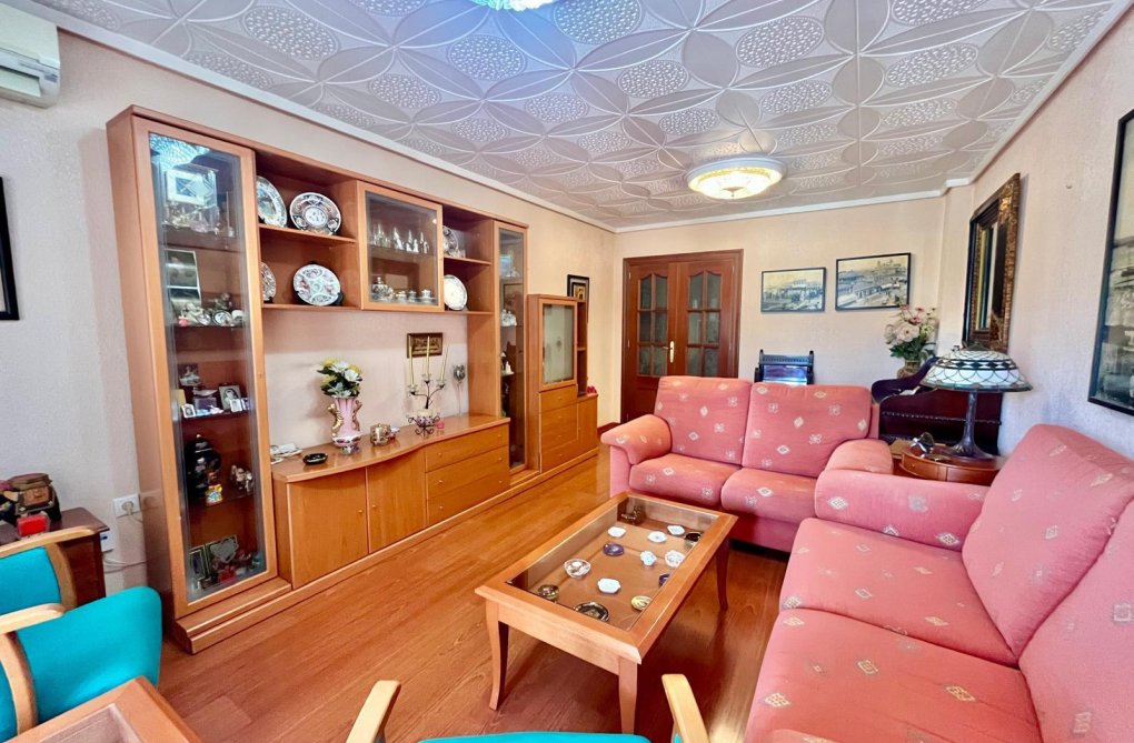 Wiederverkauf - Wohnung - Torrevieja - Centro