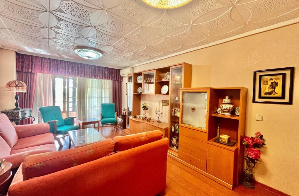 Wiederverkauf - Wohnung - Torrevieja - Centro
