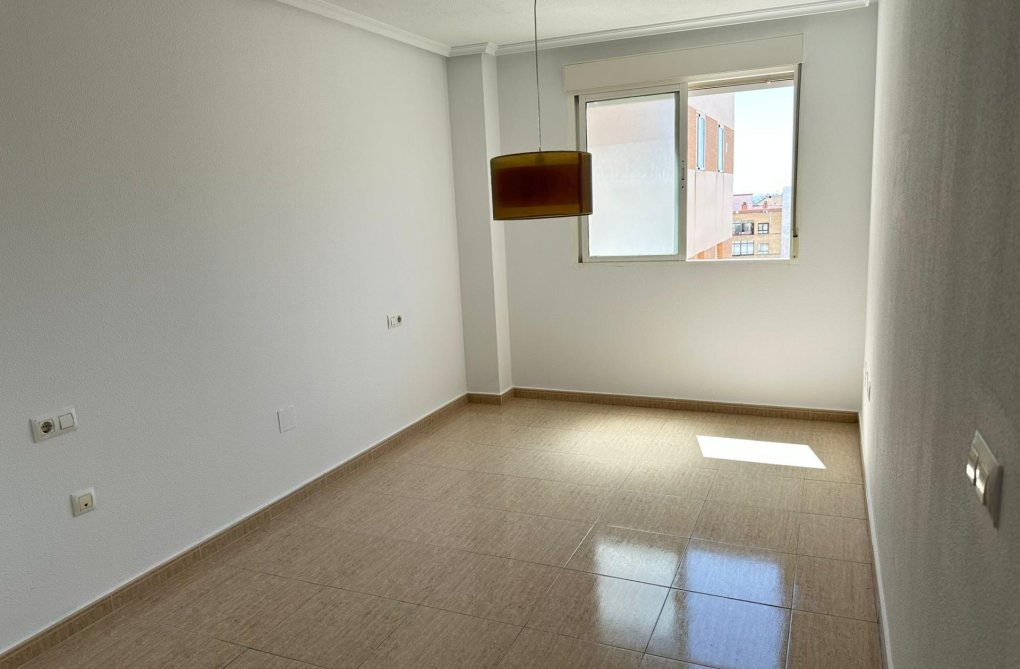 Wiederverkauf - Wohnung - Torrevieja - Centro