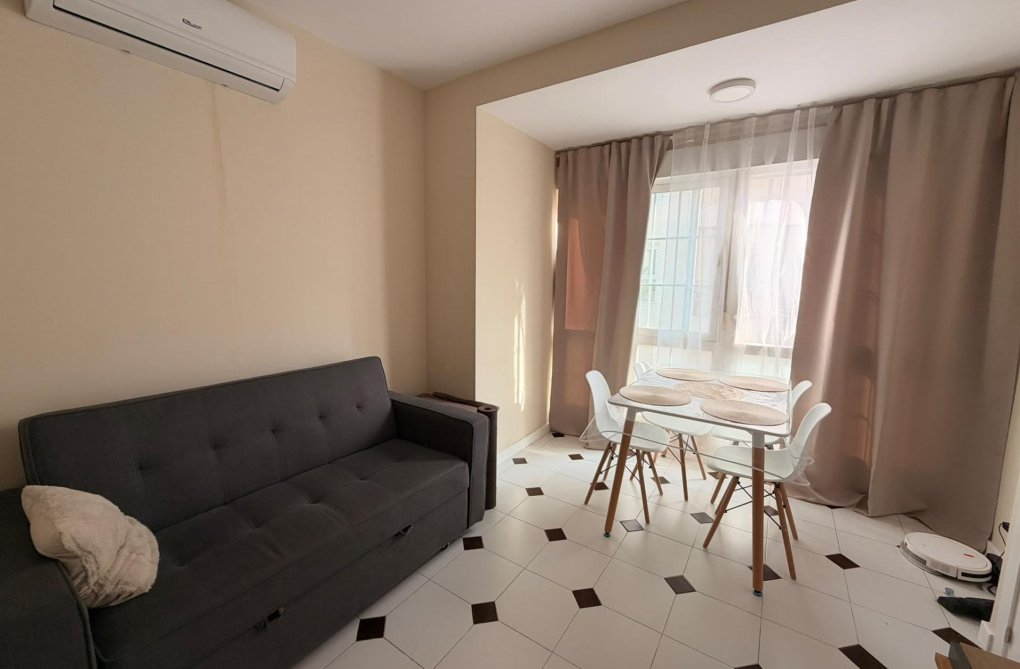Wiederverkauf - Wohnung - Torrevieja - Centro