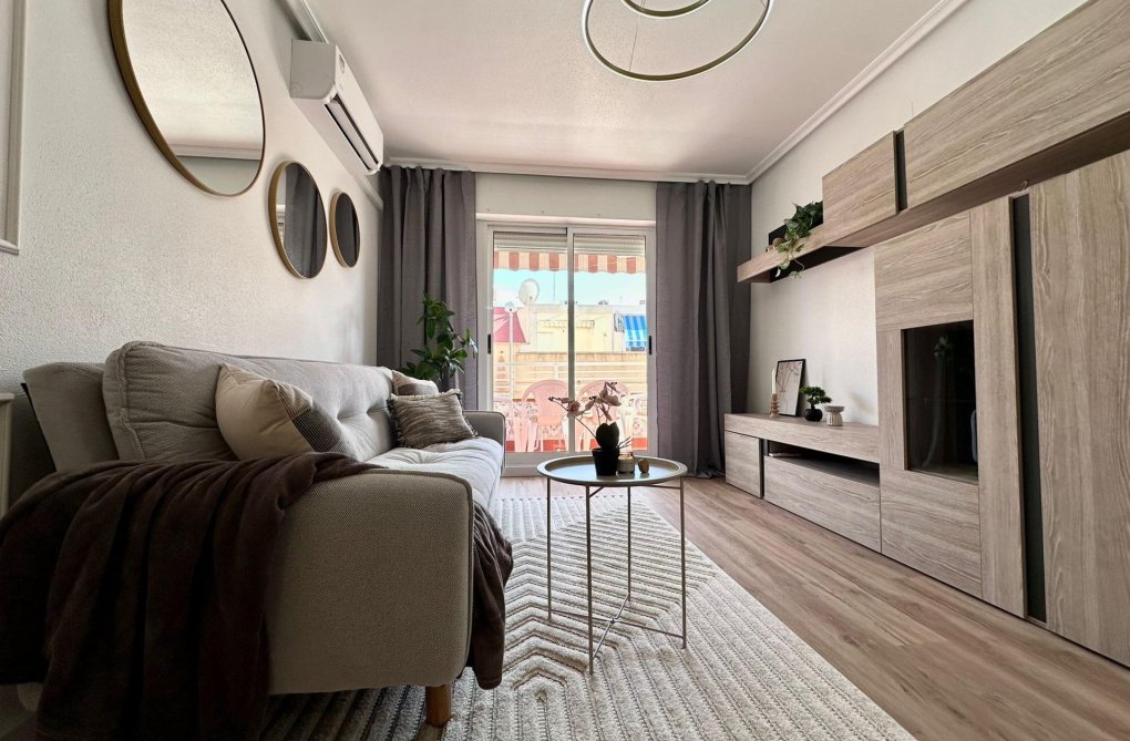 Wiederverkauf - Wohnung - Torrevieja - Habaneras