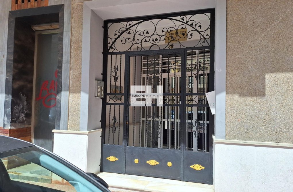 Wiederverkauf - Wohnung - Torrevieja - Playa de los Locos