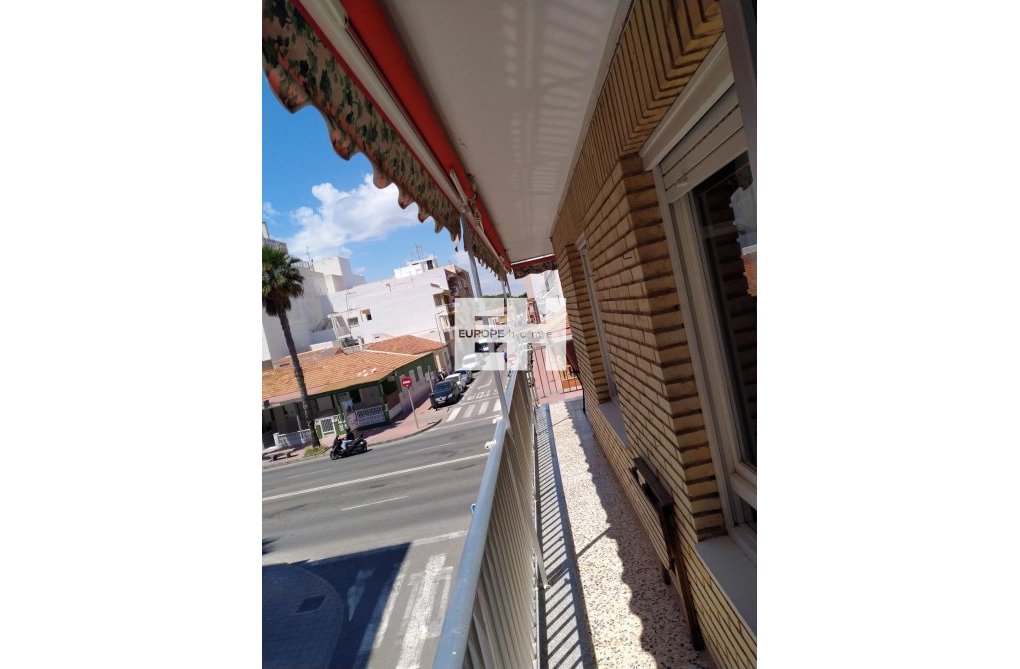 Wiederverkauf - Wohnung - Torrevieja - Playa de los Naúfragos