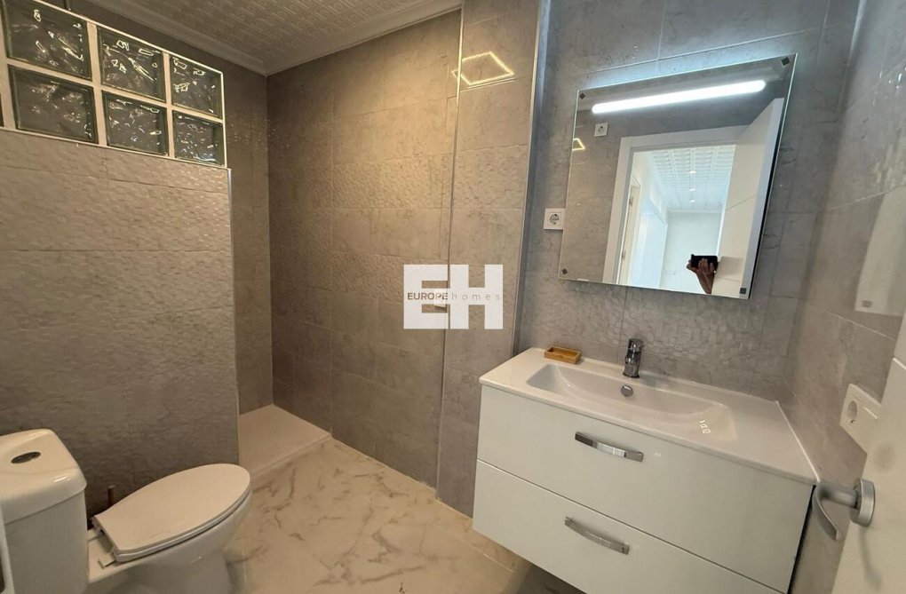 Wiederverkauf - Wohnung - Torrevieja - Playa del Acequión