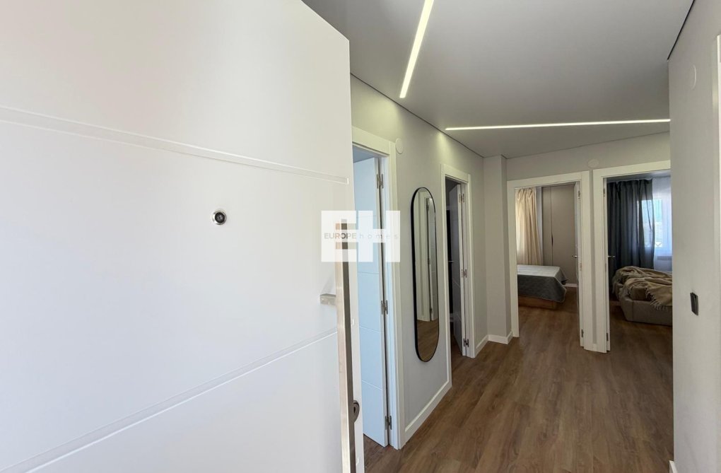 Wiederverkauf - Wohnung - Torrevieja - Punta Prima