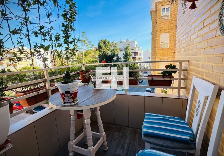 Wohnung - Wiederverkauf - Alicante - Las Viñas