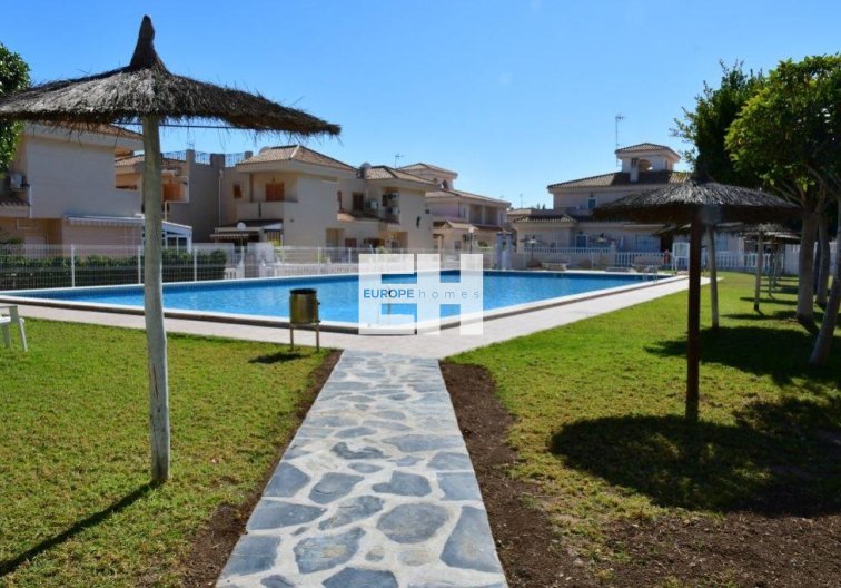 Wohnung - Wiederverkauf - Orihuela Costa - La Zenia
