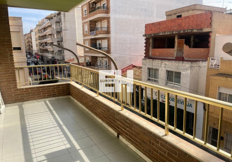 Wohnung - Wiederverkauf - Torrevieja - Centro