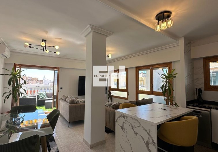 Wohnung - Wiederverkauf - Torrevieja - Centro