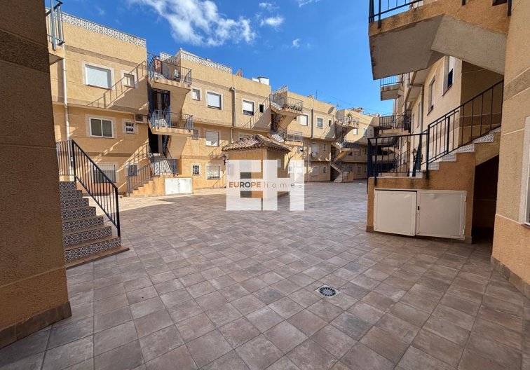 Wohnung - Wiederverkauf - Torrevieja - Playa de los Locos