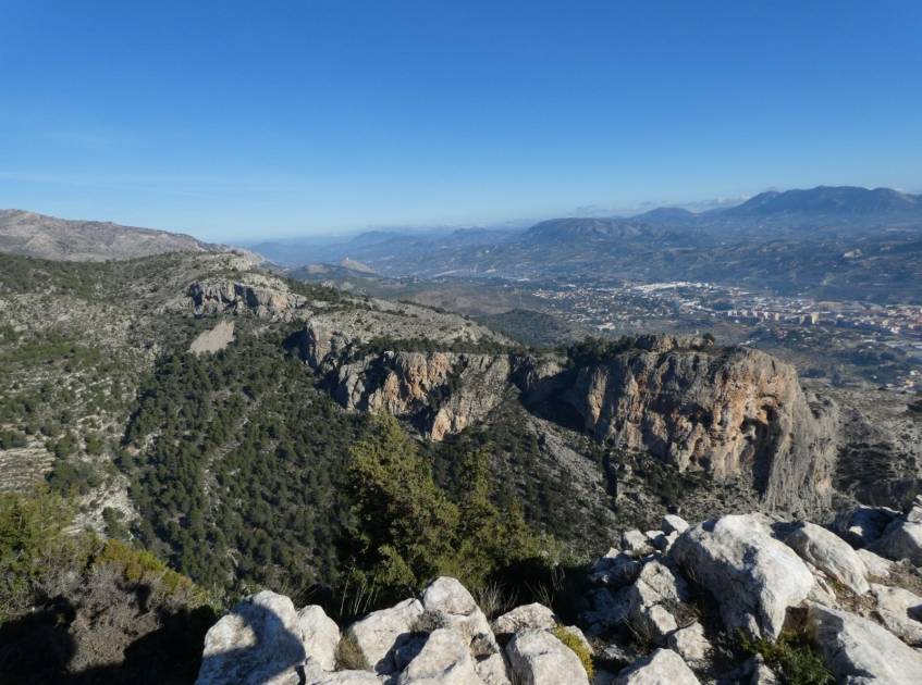 La Ruta del Barranco del Cint: Un Sendero Natural en Alicante, España