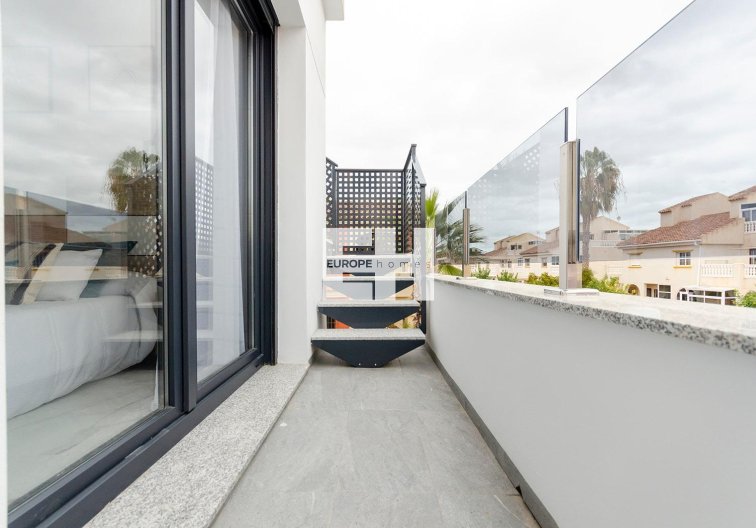 Obra Nueva - villa - Torrevieja - Torretas