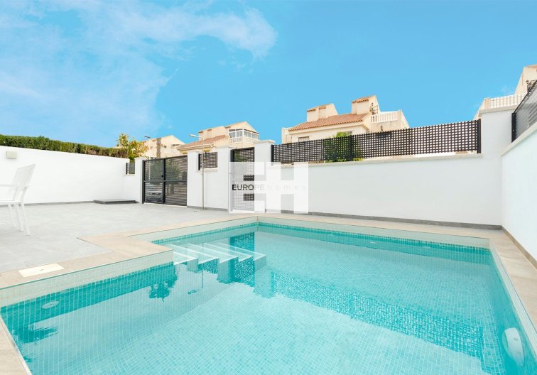 Obra Nueva - villa - Torrevieja - Torretas