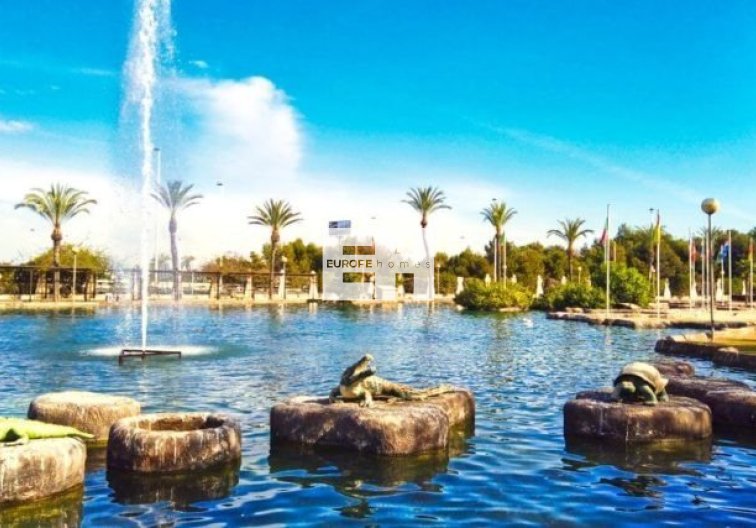 Obra Nueva - villa - Torrevieja - Aguas Nuevas