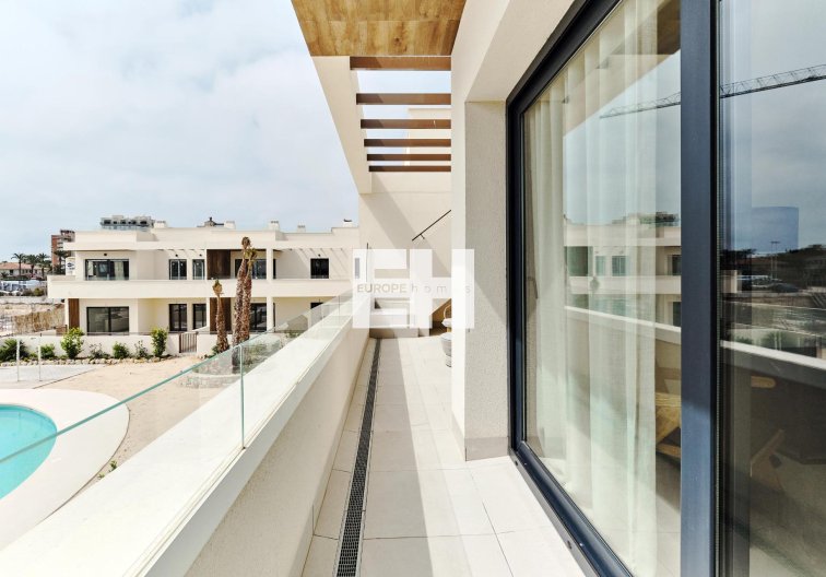Neubau - Bungalow im obersten Stockwerk - Torrevieja - Villa Amalia