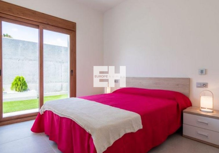 Obra Nueva - villa - Torrevieja - Los Altos