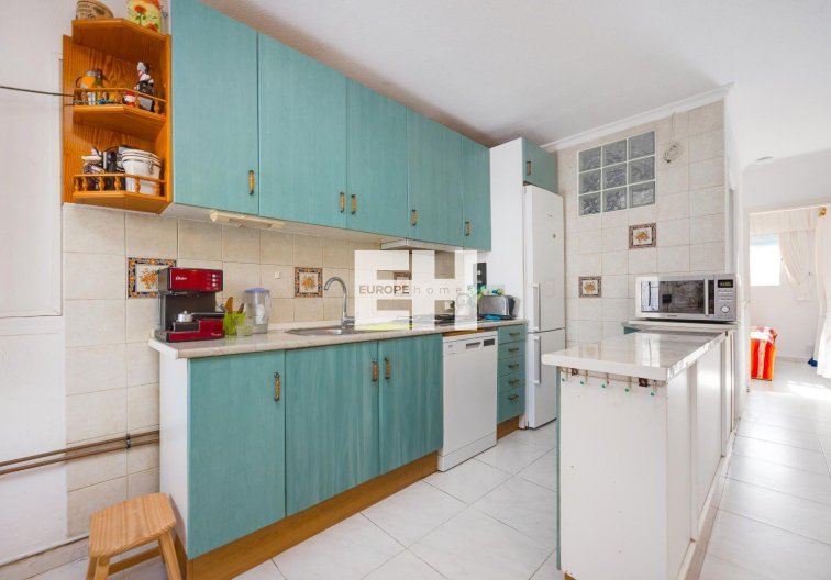 Herverkoop - villa - Torrevieja - Calas Blanca