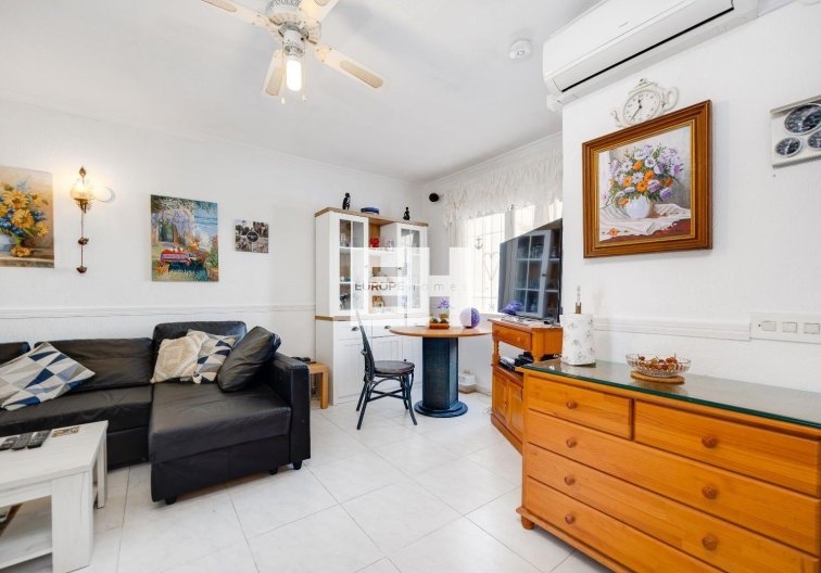 Herverkoop - villa - Torrevieja - Calas Blanca