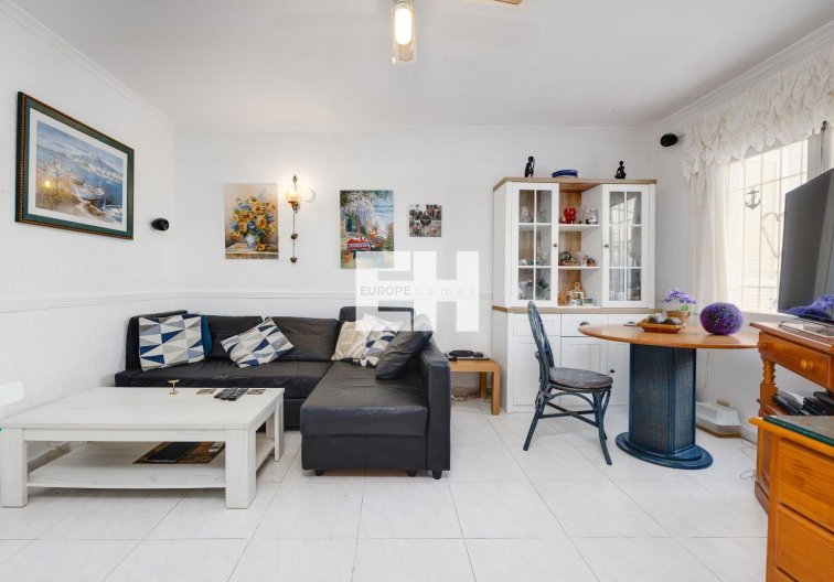 Herverkoop - villa - Torrevieja - Calas Blanca