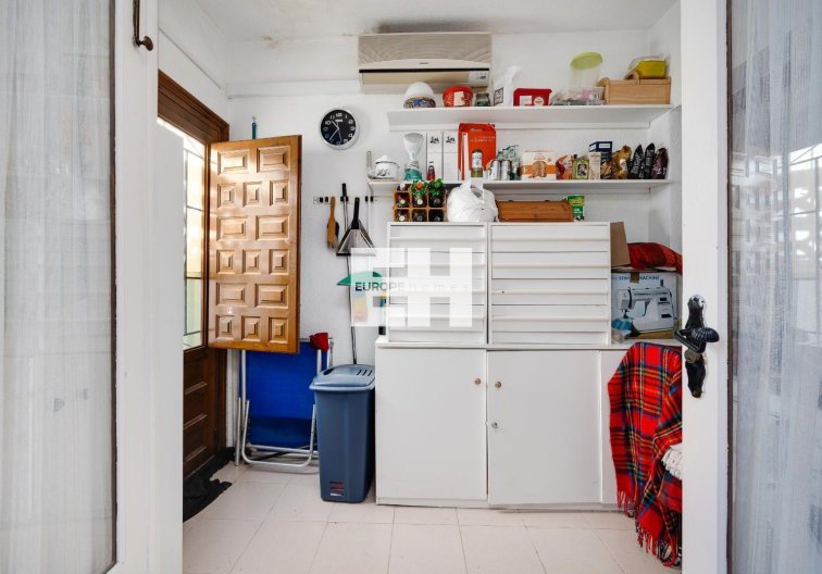 Herverkoop - villa - Torrevieja - Calas Blanca