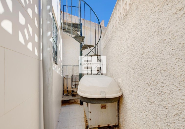 Herverkoop - villa - Torrevieja - Calas Blanca