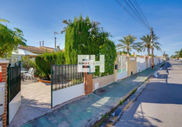 Herverkoop - villa - Torrevieja - Calas Blanca