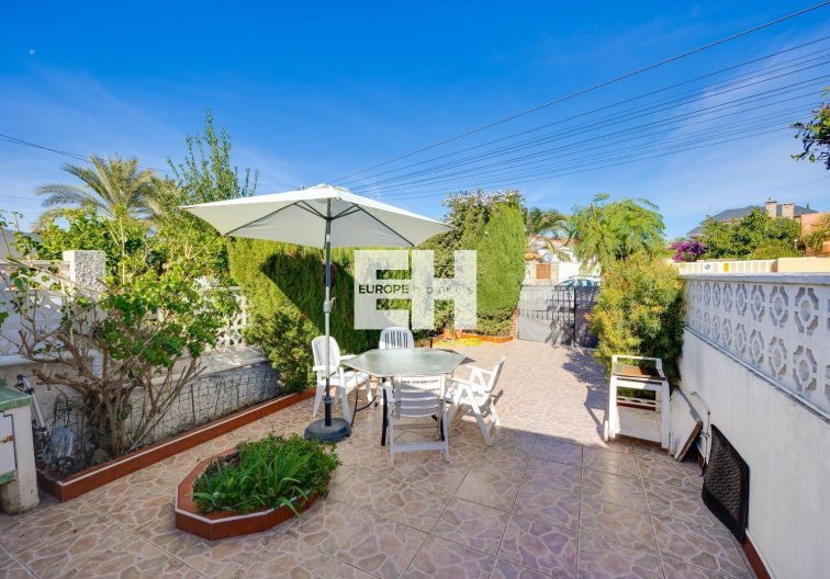 Herverkoop - villa - Torrevieja - Calas Blanca