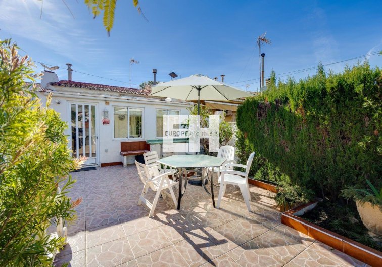 Herverkoop - villa - Torrevieja - Calas Blanca