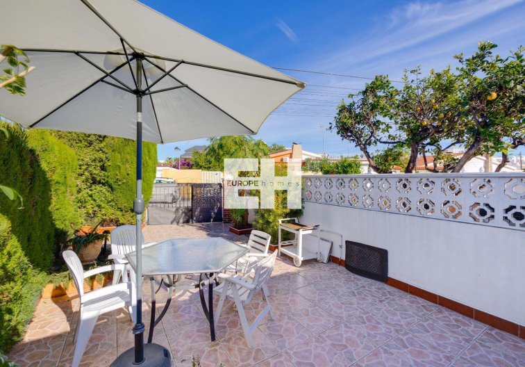 Herverkoop - villa - Torrevieja - Calas Blanca