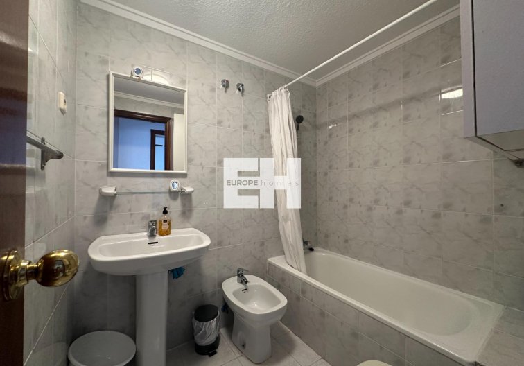 Segunda mano - Apartamento  - Torrevieja - Centro