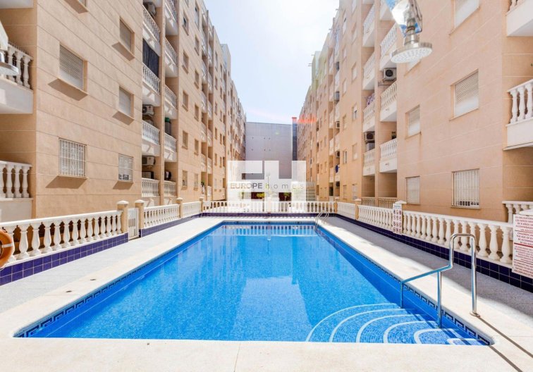 Segunda mano - Apartamento  - Torrevieja - Centro
