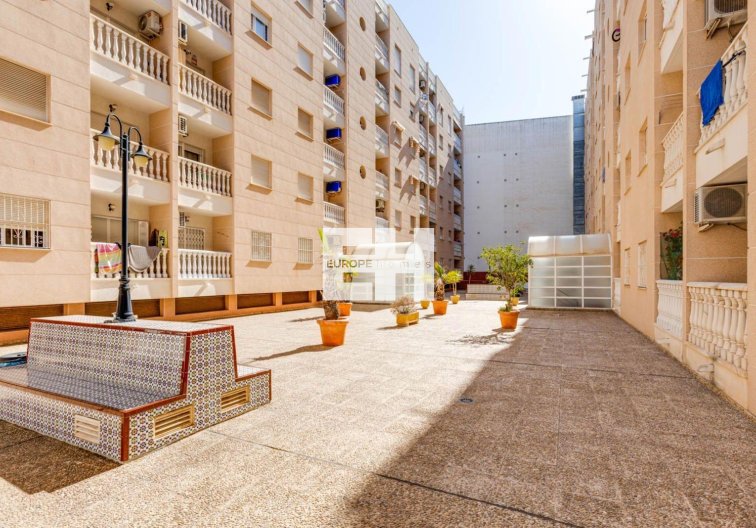 Segunda mano - Apartamento  - Torrevieja - Centro
