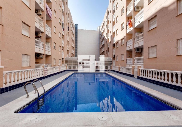 Segunda mano - Apartamento  - Torrevieja - Centro