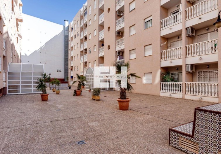 Segunda mano - Apartamento  - Torrevieja - Centro