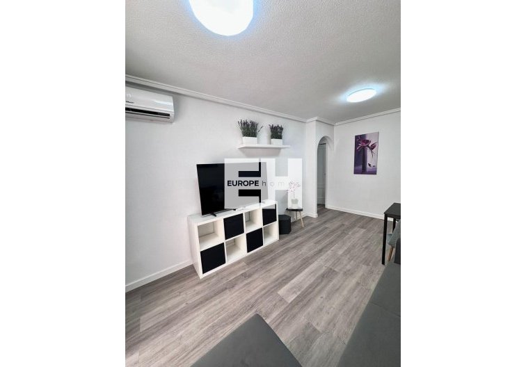 Segunda mano - Apartamento  - Torrevieja - Centro - Muelle Pesquero