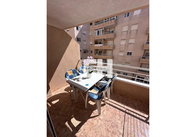 Segunda mano - Apartamento  - Torrevieja - Centro - Muelle Pesquero