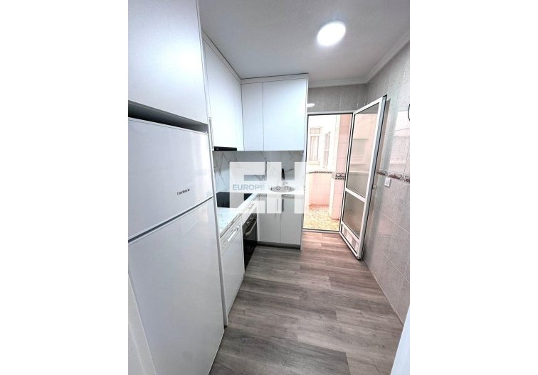 Segunda mano - Apartamento  - Torrevieja - Centro - Muelle Pesquero