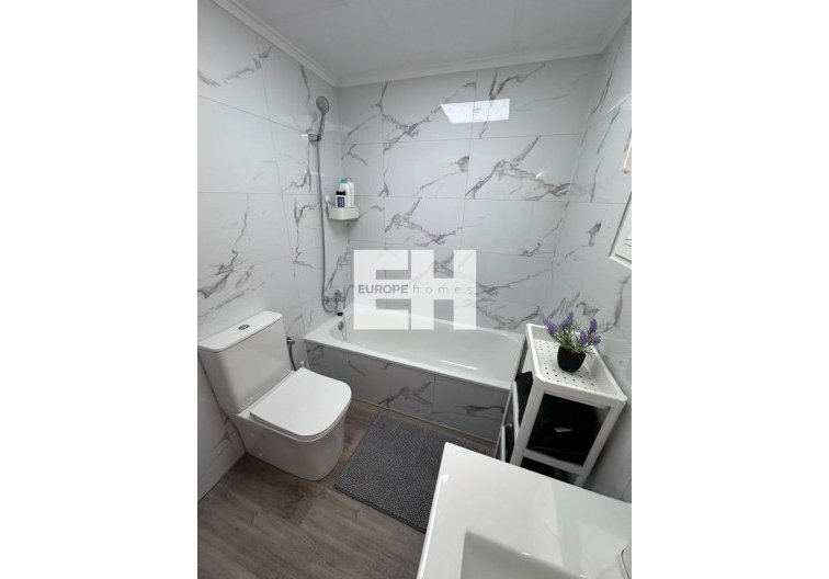 Segunda mano - Apartamento  - Torrevieja - Centro - Muelle Pesquero